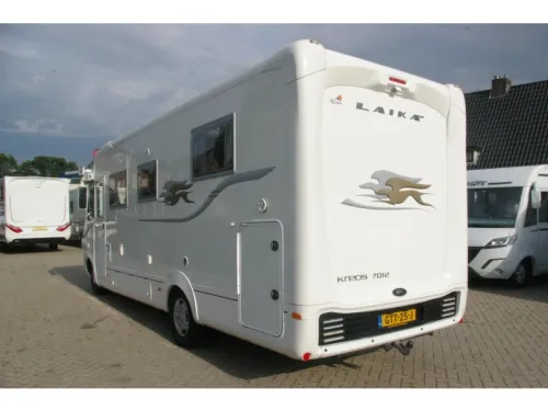 Laika Kreos 7012 Queensbett, Hubdach, Klimaanlage. Foto: 3