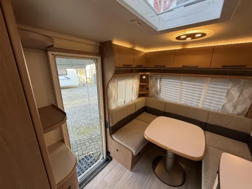 Fendt Saphir 445 TFB FRENCH BED MOVER AWNING TOP photo: 10