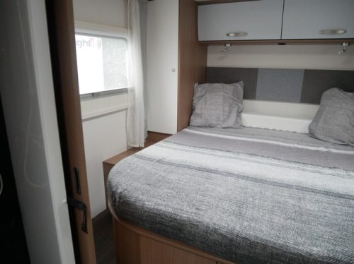 Carado T459, Face-to-Face, Queensbed, Hubdach, XXL Garage, Airco Foto: 16