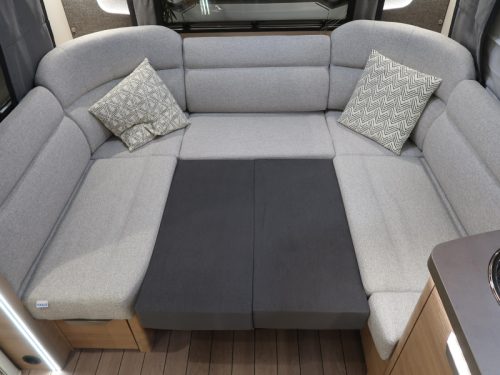 Knaus Sudwind Black Selection 500 FU ROUND SEATING FRENCH BED photo: 8