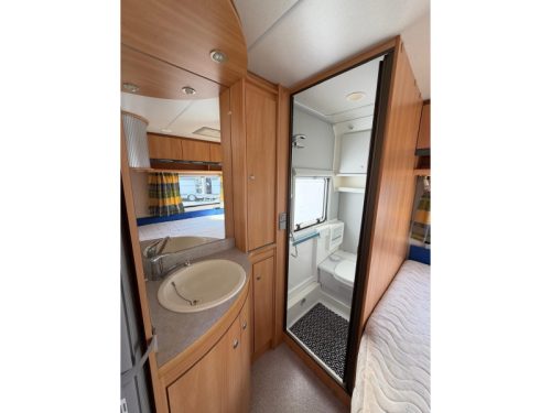 Knaus Vimara 450 mit Markise! Foto: 9