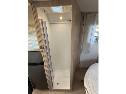 RAPIDO 686 F Euro6 Queen bed 2X Air conditioning Solar panel Awning Bicycle rack photo: 22