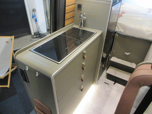 Hymer Grand Canyon S 600 4X4 AUTOMAAT 190 PK Foto: 6