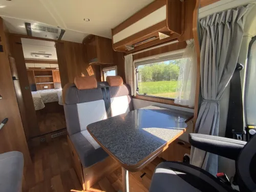 Dethleffs Magic Edition 7151 EB single beds + pop-top roof  photo: 3