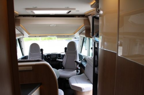 Robust AUTOMATIC 180 hp Malibu I 490 LE by Carthago lift-and single length beds (124 photo: 60