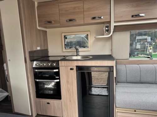 Sprite Mondial 470 SE French bed photo: 11