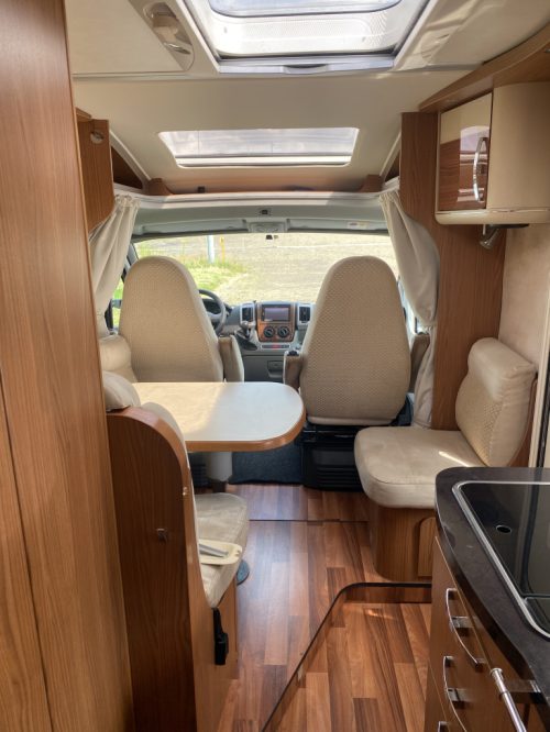 Hymer T 674 SL 2.3 MultiJet 160 HP, Semi-integrated, 2 Single beds, Engine air conditioning, Auto. dish etc. Year of manufacture 2011 Motorhome Centrum On the Road at the Noorderringweg 4 in Marum. photo: 10