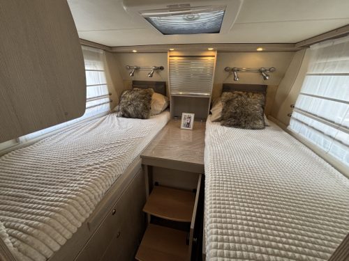 B&uuml;rstner Nexxo Moonlight 728 SINGLE BEDS ROOF AIRCO photo: 2