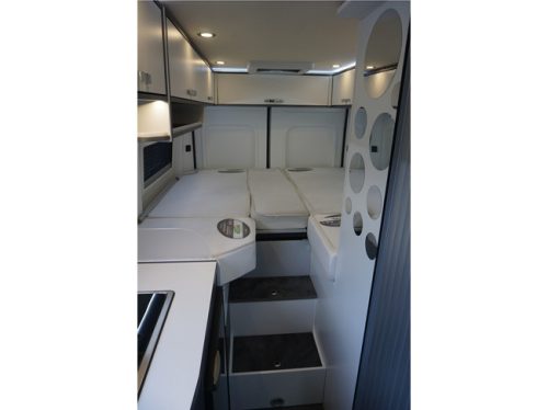 mooveo 60EB Prestige 140pk + Einzelbetten/ Lithium/ LPG/ TV/ Anh&auml;ngerkupplung/ Wechselrichter/ Garantie! Foto: 7