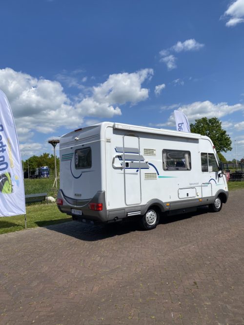 Hymer B 584 2.8 JTD 128 Pk Integral, Drop-down bed front, Long bench, 3 Swivel seats, End kitchen etc. Year 2002. B 584 Marum photo: 4