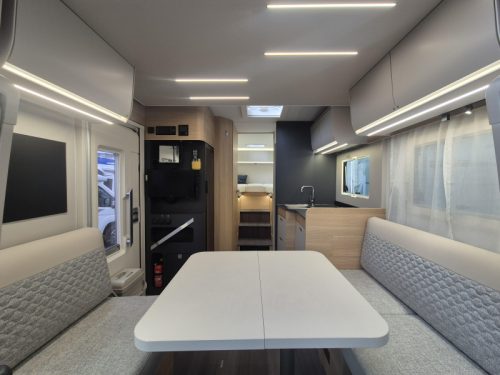 Adria Matrix 650 DL Face to face 2024 Foto: 2