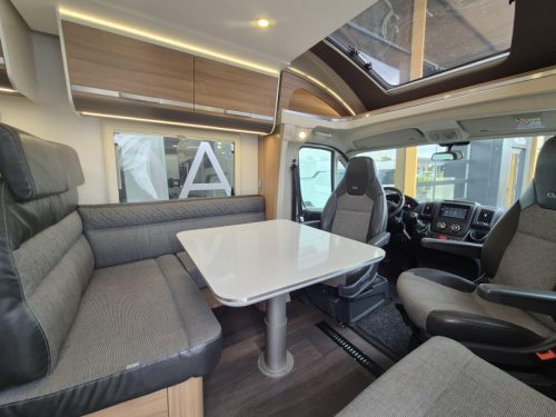Adria Matrix M 670 SL 160 hp Single beds photo: 16