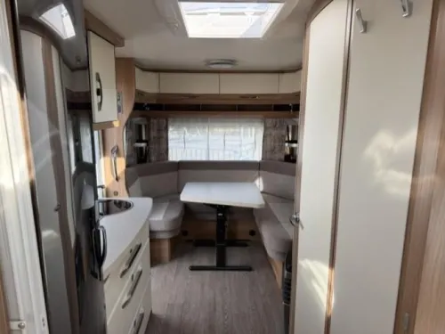 Hobby De Luxe 495 UL fully equipped! Mover/Awning/etc photo: 10