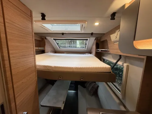 Weinsberg Xcursion 500 LT Compact Drop-down bed 22000 km! photo: 12