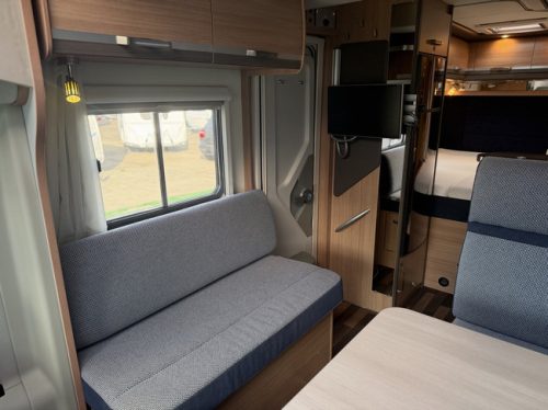 Knaus SKY WAVE 650 MF / free storage photo: 19