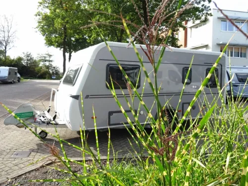 Eriba Novaline 470 ab &acirc;&not; 31.940,- Rangierhilfe-Aktion  Foto: 18