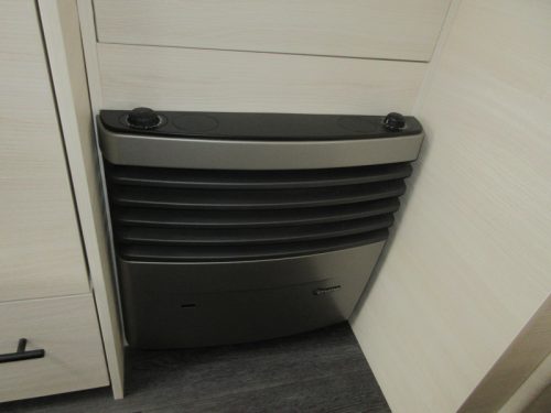 Caravelair Artica 496 MOVER AIRCO AWNING photo: 15