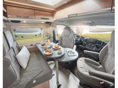 Malibu Van Compact 600 LE L&auml;ngsbetten, Automatik Foto: 3