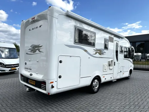 Laika Kreos 7010 French bed/pop-top roof/automatic photo: 2
