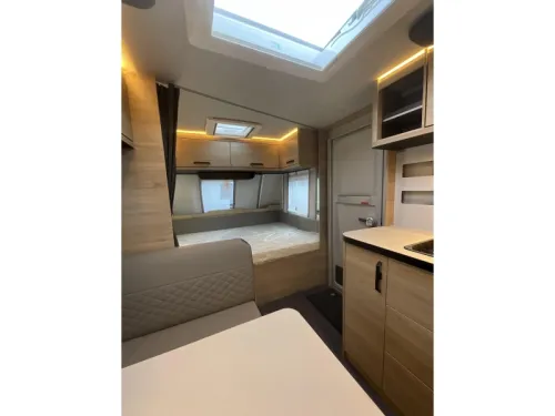 Weinsberg CaraOne 550 QDK BUNK BED-SHOWER-SPACIOUS photo: 5