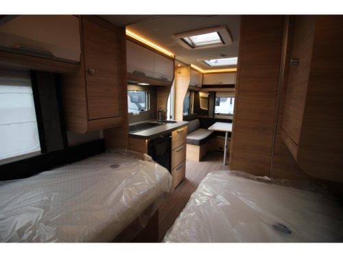 Knaus Sudwind Black Selection 460 EU AIRCO ACTIE photo: 9