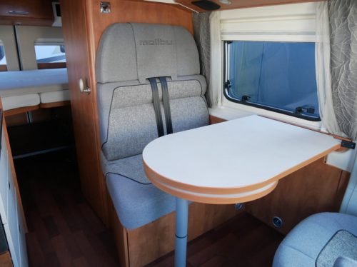 Carthago Malibu Van 600, 6 Meter Kastenwagen, Gro&szlig;es Bett!! Foto: 9