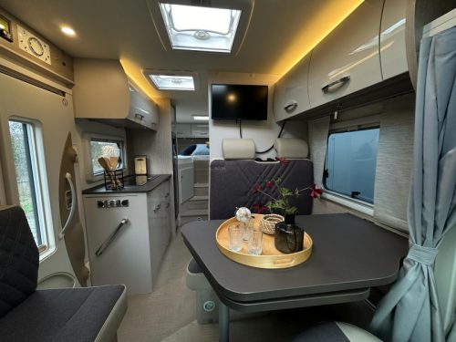 B&uuml;rstner Nexxo Van T 690 G - Slim and luxurious photo: 1