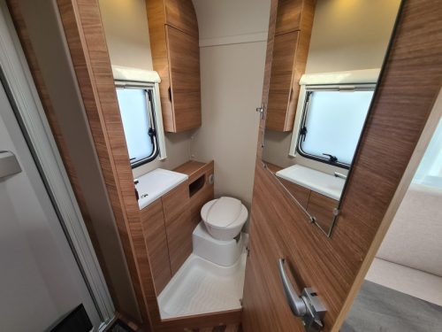 Weinsberg CaraOne 390 QD  photo: 18