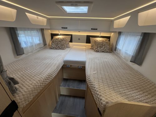 Sunlight T68 ADVENTURE EDITION SINGLE BEDS+POP-TOP ROOF 9-SPEED AUTO photo: 2