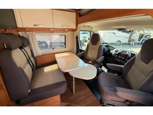 Hymer Grand Canyon CL 4 berths photo: 6