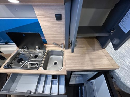 Malibu Van Diversity 640 LE K Charming GT Skyview photo: 7