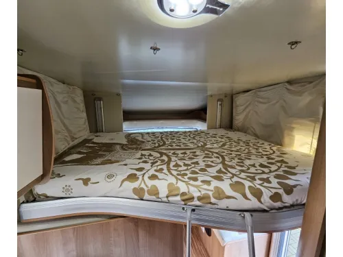 P.L.A. Camper Voyager Queensbed Drop-down bed photo: 4