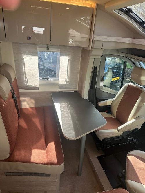 B&uuml;rstner  Lineo T690G, 2 x air conditioning, automatic, single beds photo: 10