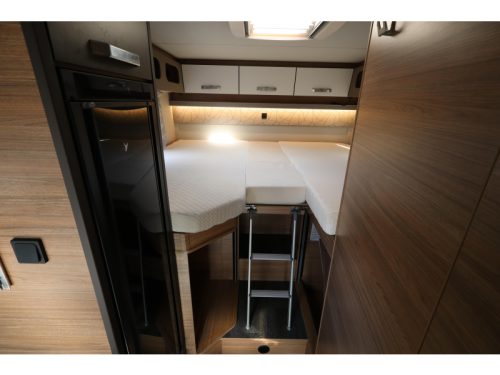 Weinsberg CaraSuite 650 MEG Single beds & pop-top roof  photo: 18