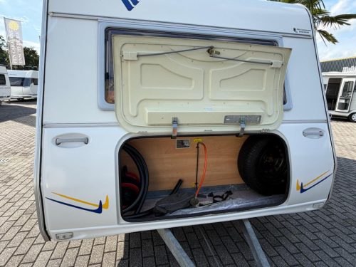 Knaus Vimara 450 mit Markise! Foto: 5