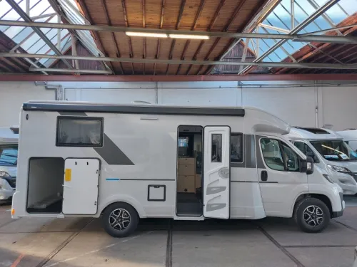 Sun Living S 72 DL Special Edition &euro; 90.000 photo: 1