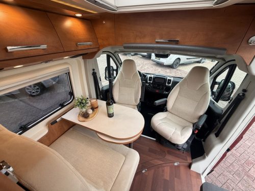 Carthago Malibu van 540 DB 177 PS sehr kompakter Kastenwagen 9-Gang-Automatik Querbett Goldschmitt Luftfederung niedriges Bett Markise Fliegenschutzt&uuml;r Remis Foto: 23