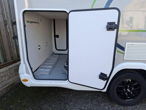 Chausson 640 Titanium Line face 2 face / pop-top roof / TV photo: 19
