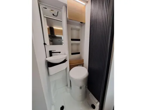 Adria Twin Select 600 SLB First Edition - Automatic photo: 10