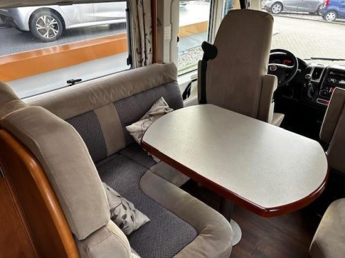 Carthago C-TOURER I 142QB | As good as new | 5,000km| Drop-down bed photo: 16