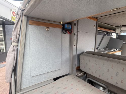 Volkswagen T 4 Carthago Westfalia 2.5 102 PK in sehr gutem Zustand, neue APK, Kastenwagen, 4 Schlafpl&auml;tze, Hubdach, Standheizung, Solarpanel, Anh&auml;ngerkupplung, PDC, A Foto: 21