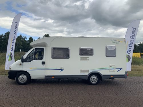 Chausson Trigano Flash 08 2.3 128 hp French bed, side sofa, half-dinette, Swivel seats, very neat condition Year of manufacture 2006 Motorhome centre on the road Marum photo: 4