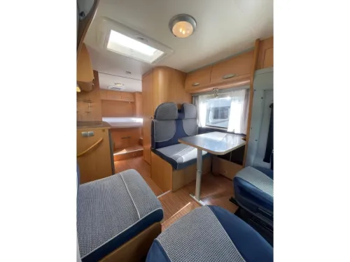 Adria Sport S 577 SP Festbett Etwas Sch&ouml;nes Foto: 7