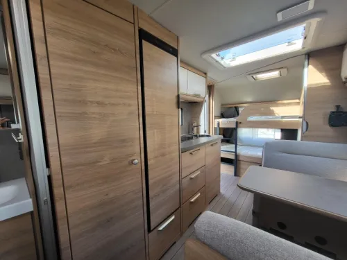 Knaus Sudwind Black Selection 540 FDK super ger&auml;umig und komplett Foto: 13