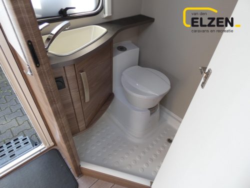 Knaus Sport Silver Selection 400 QD Mover, awning, bike rack. photo: 16