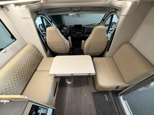 Adria Coral Plus 650 DC Queensbett / Automatik Foto: 9