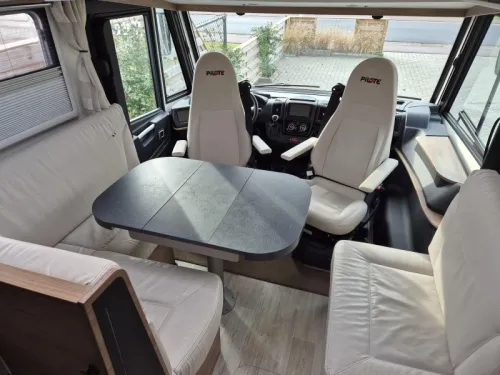 Pilote Essentiel G 740 AUT. 9-T TWINBED TV Solar photo: 8