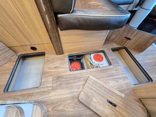 Knaus Platinum Selection 650 MEG L&auml;ngsbetten Doppelboden Foto: 10