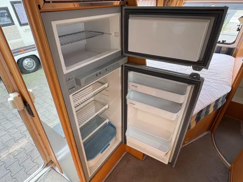 Hymer Tramp 655 Airco,Topindeling,Festbett  Foto: 15