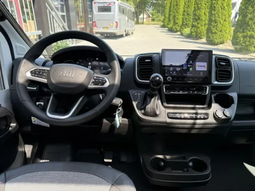 Adria Coral Plus 670 DL Face To Face  photo: 8